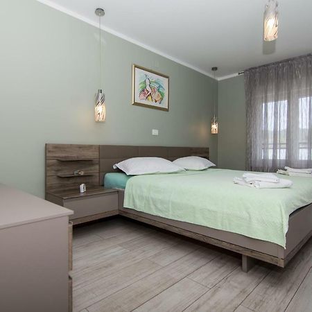 Apartman Marin Трогир Екстериор снимка