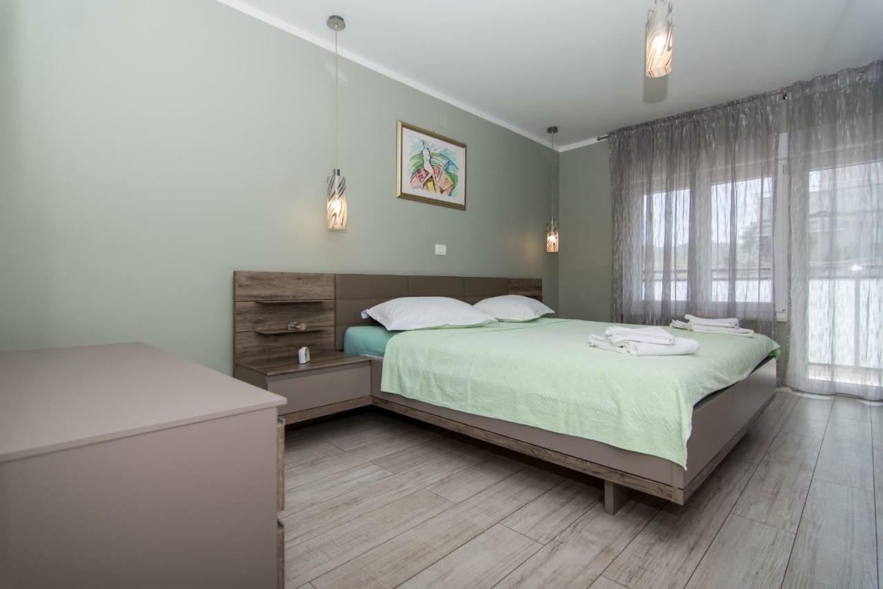 Apartman Marin Трогир Екстериор снимка