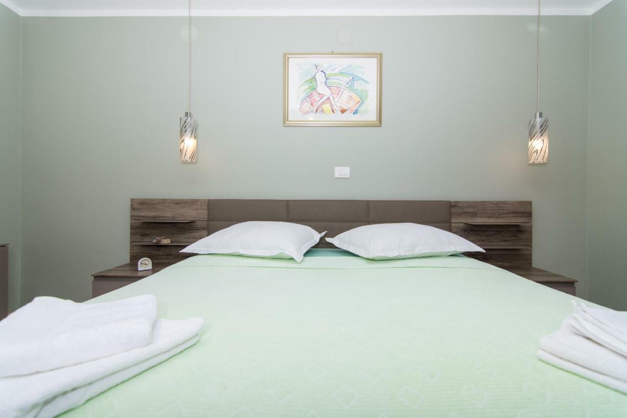 Apartman Marin Трогир Екстериор снимка